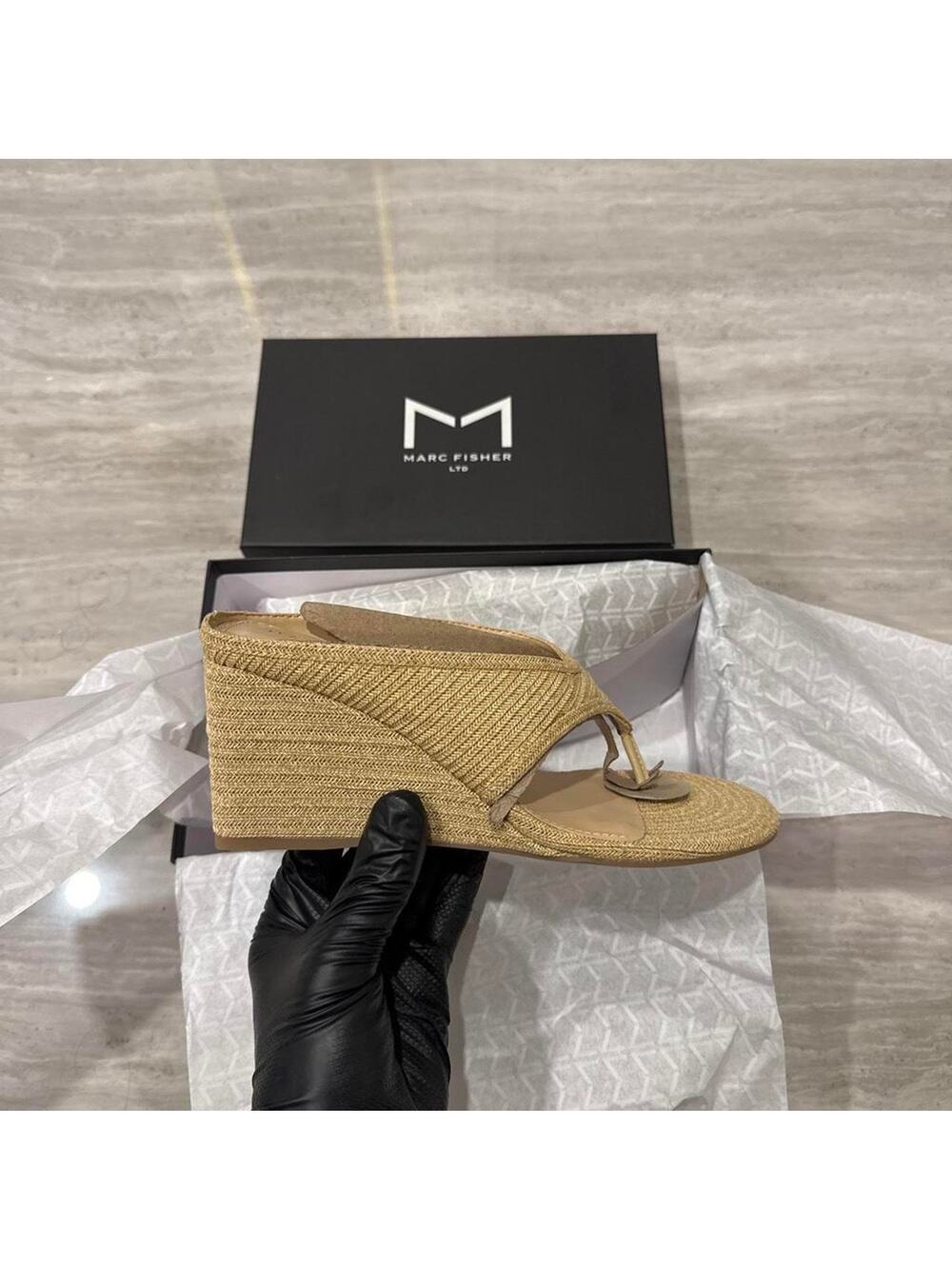 Marc fisher udena wedge thong